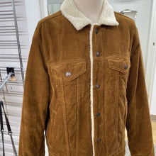 Load image into Gallery viewer, Gap Corduroy Jacket S
