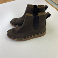 Load image into Gallery viewer, LL Bean suede boots 36
