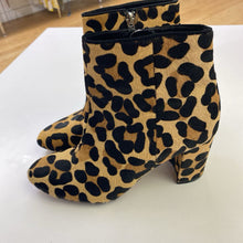 Load image into Gallery viewer, Town Shoes calf hair leather booties 38
