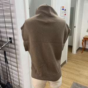 Club Monaco wool sleeveless sweater M