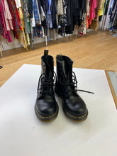 Load image into Gallery viewer, Dr. Martens boots 38/7
