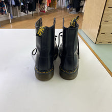 Load image into Gallery viewer, Dr. Martens boots 38/7
