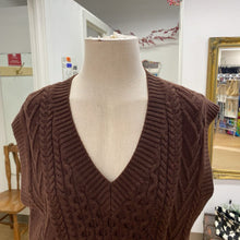 Load image into Gallery viewer, Babaton knit vest S
