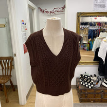 Load image into Gallery viewer, Babaton knit vest S
