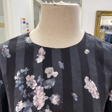Load image into Gallery viewer, Club Monaco silk top S
