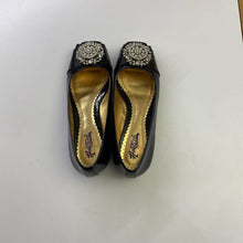 Load image into Gallery viewer, Hale Bob shoes 7.5
