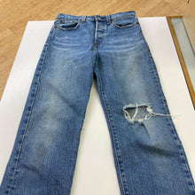 Load image into Gallery viewer, Levis wedgie straight button fly jeans 26
