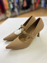 Load image into Gallery viewer, Cosy Island knit heels NWOT 6.5
