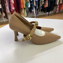 Load image into Gallery viewer, Cosy Island knit heels NWOT 6.5
