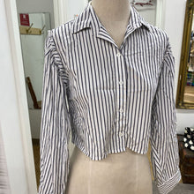 Load image into Gallery viewer, Club Monaco puff sleeve cropped top XS
