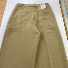 Load image into Gallery viewer, Aritzia effortless pants 8 NWT
