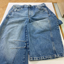Load image into Gallery viewer, We The Free barrel jeans 30
