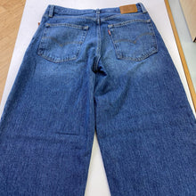 Load image into Gallery viewer, Levis Baggy Dad jeans 29

