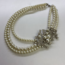 Load image into Gallery viewer, Pearl Rhinestone statement necklace

