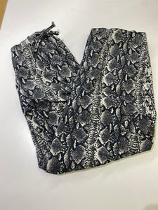 Alice & Olivia cargo pants 27 NWT