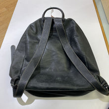 Load image into Gallery viewer, Roots leather backpack
