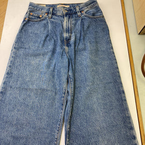 Levis Ribcage Pleated Crop jeans 26