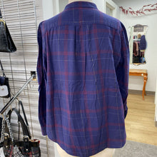 Load image into Gallery viewer, Brooks Brothers metallic detail popover 10
