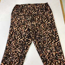 Load image into Gallery viewer, Lululemon crop leggings 10

