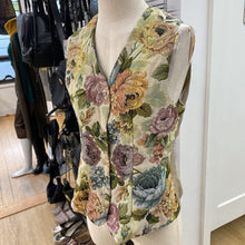 Load image into Gallery viewer, Breechers Brook vintage vest M
