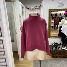 Load image into Gallery viewer, Lululemon sweater 6
