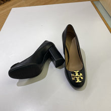Load image into Gallery viewer, Tory Burch pumps 5.5

