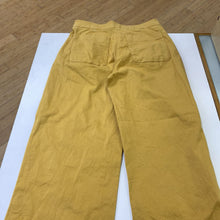 Load image into Gallery viewer, Babaton cropped chino pants 6
