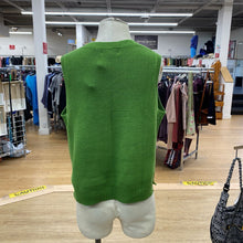 Load image into Gallery viewer, Banana Republic (outlet) sweater vest M
