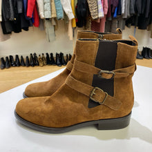 Load image into Gallery viewer, Aldo suede ankle boots NWOT 9
