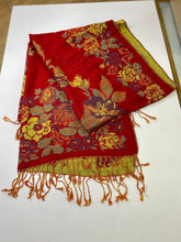 Load image into Gallery viewer, Pashmina reversible scarf
