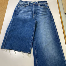 Load image into Gallery viewer, Paige wide leg jeans 26
