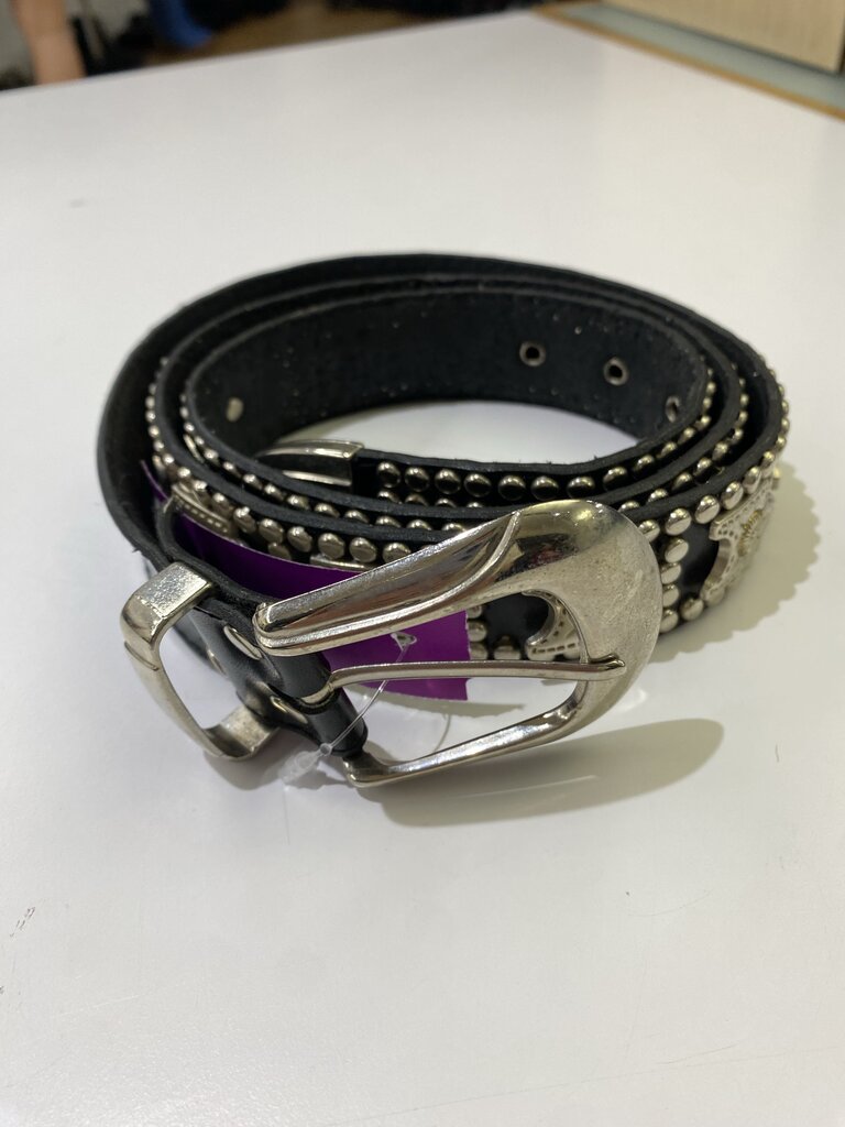 Vintage leather studded belt