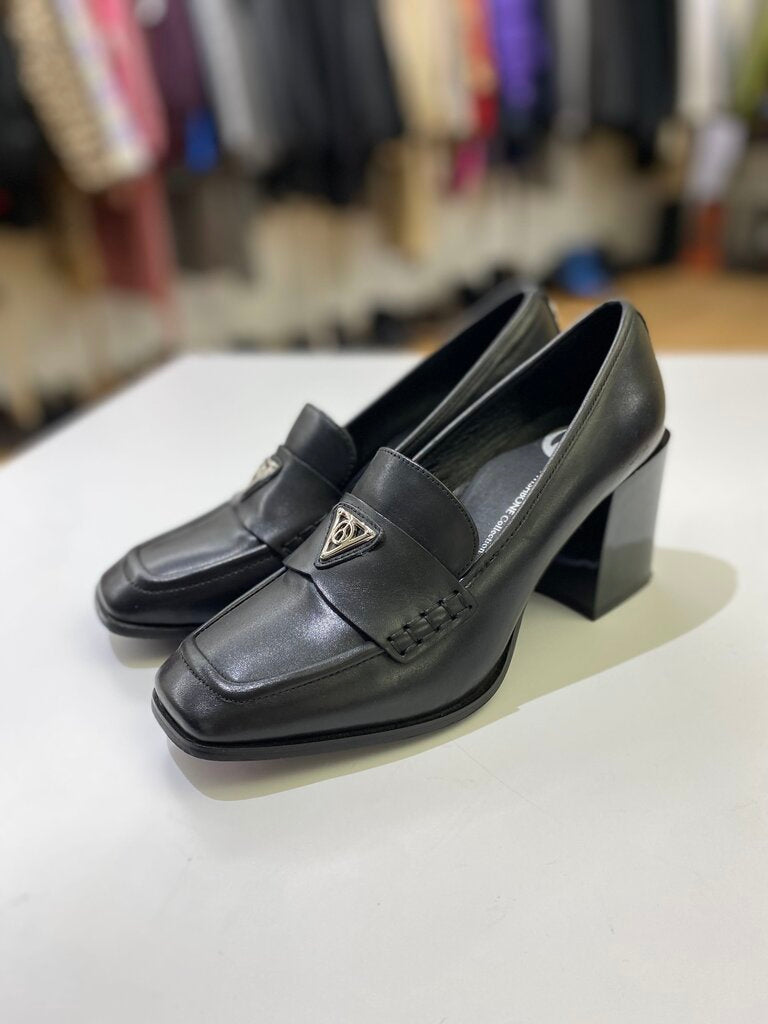 The Wishbone Collection block heel loafers 8