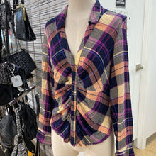 Load image into Gallery viewer, Pilcro plaid shirt M
