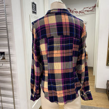 Load image into Gallery viewer, Pilcro plaid shirt M
