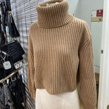 Load image into Gallery viewer, Babaton chunky sweater XS
