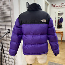 Load image into Gallery viewer, The North Face nuptse jacket M
