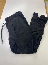 Load image into Gallery viewer, Lululemon pull on pants 16
