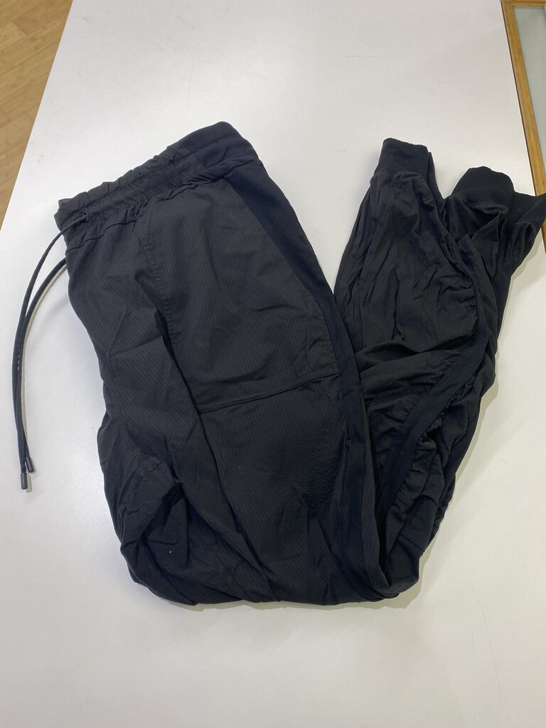 Lululemon pull on pants 16