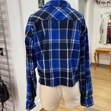 Load image into Gallery viewer, TNA plaid cropped shirt L

