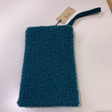 Load image into Gallery viewer, Slak wool muff w zipper pocket NWT O/S
