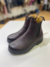 Load image into Gallery viewer, Blundstone Original 1352 Chelsea boots NWOT 6(US)
