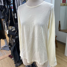 Load image into Gallery viewer, Icebreaker merino wool top NWT XL
