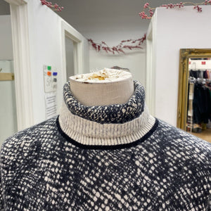Saks fifth Ave cashmere knit top L