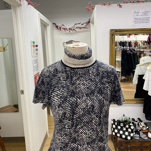 Saks fifth Ave cashmere knit top L