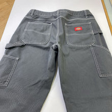 Load image into Gallery viewer, Dickies carpenter pants 28

