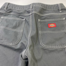 Load image into Gallery viewer, Dickies carpenter pants 28
