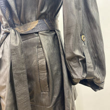 Load image into Gallery viewer, Alice Arthur reversible light leather jacket 42
