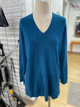 Load image into Gallery viewer, Eileen Fisher merino wool tunic M
