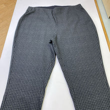 Load image into Gallery viewer, Calvin Klein pull on pants NWT L
